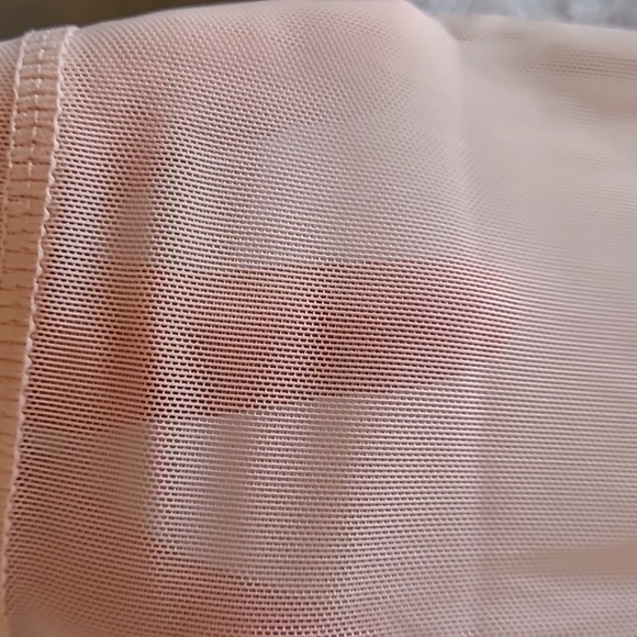 Fabletics Colorblock Leggings in Burgundy, Coral, Cream High Waisted XXS - Picture 3 of 3